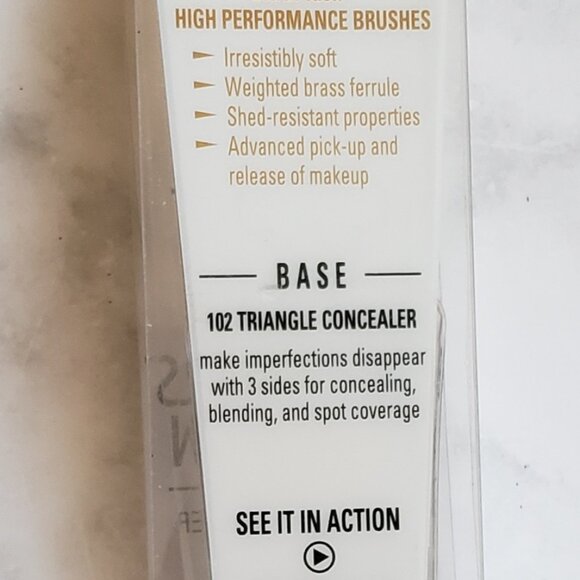 Real Techniques Bold Metals Collection Concealer brush makeup - Picture 5 of 6